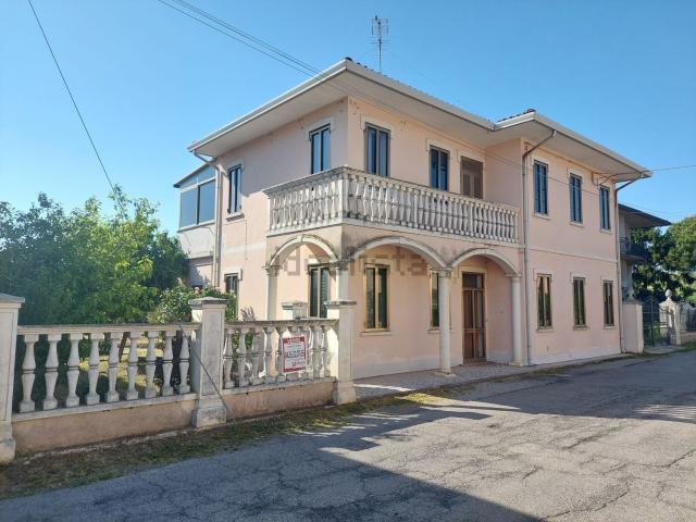 Casa in vendita a Taglio Di Po, Veneto
