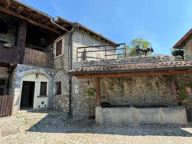 Casa in vendita a Oltressenda Alta, Lombardia