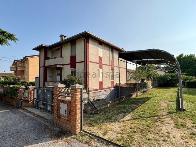 Casa in vendita a Spello, Umbria