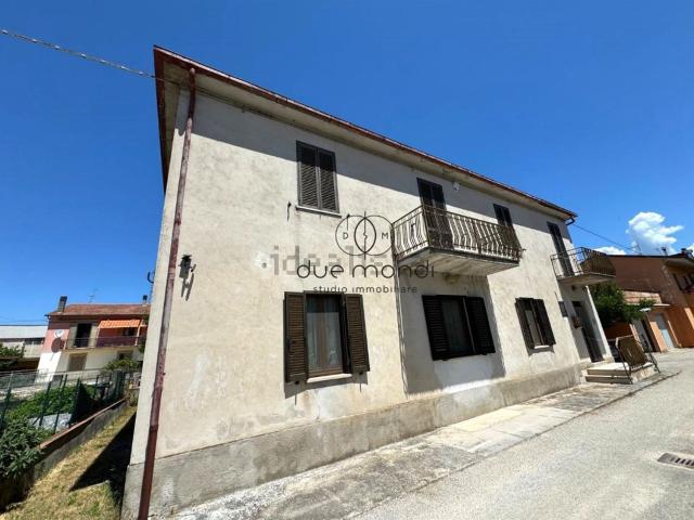 Casa in vendita a Spoleto, Umbria