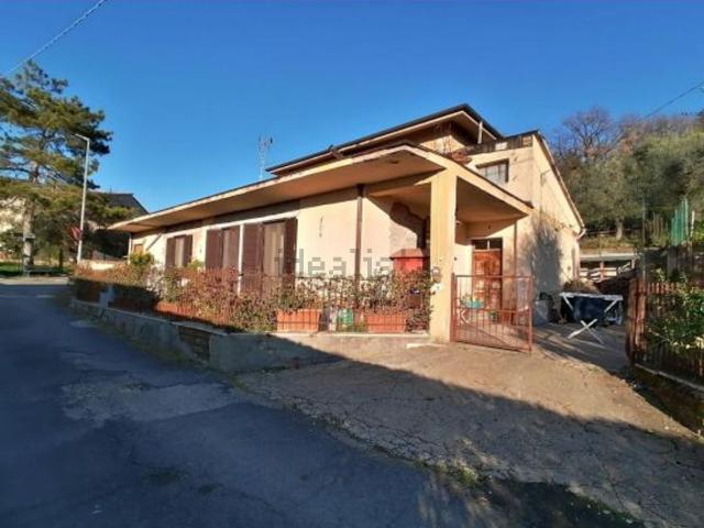 Casa in vendita a Fara Sabina, Lazio