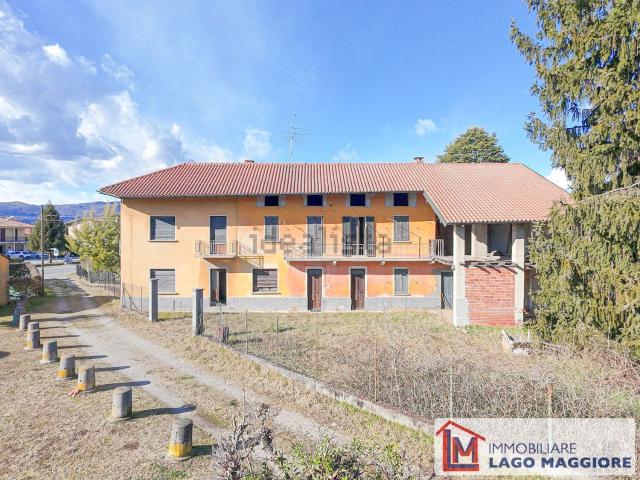 Casa in vendita a Cascina Padova, Angera