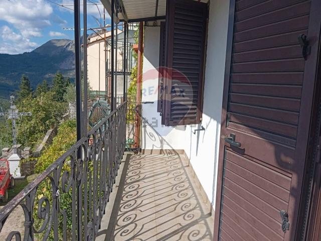 Casa in vendita a Unione dei comuni Media Valle del Serchio, Casabasciana