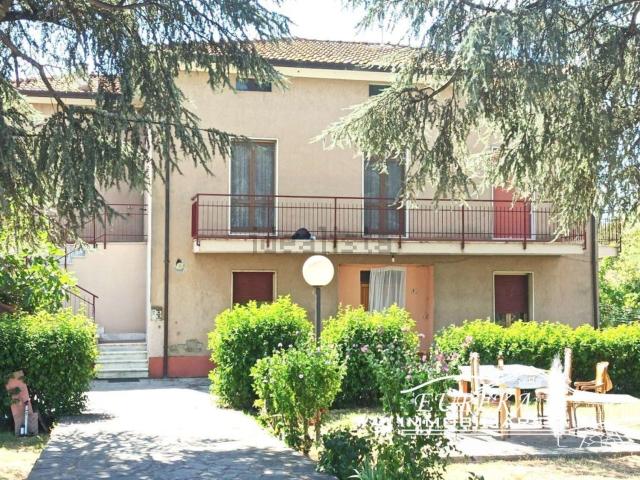 Casa in vendita a Macchie, Gioiella