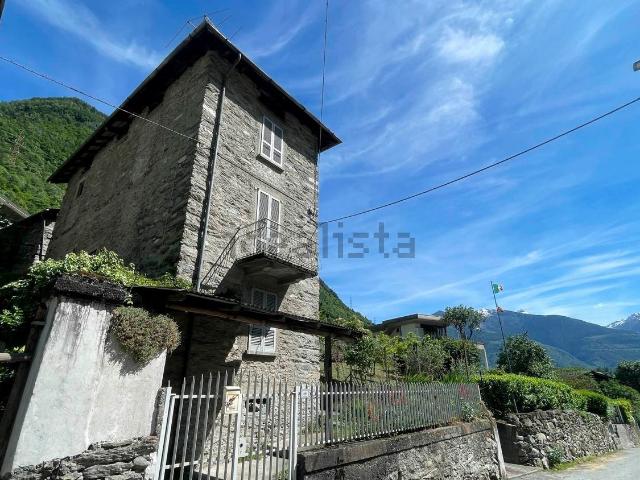 Casa in vendita a Sondrio, Lombardia