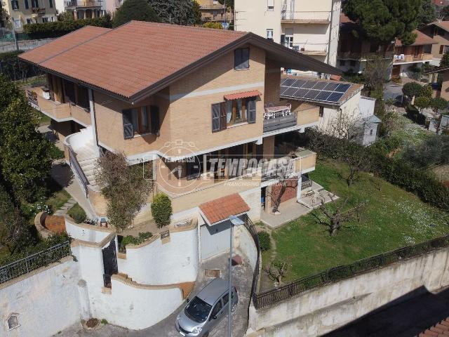 Casa in vendita a Porta Pesa, Recanati