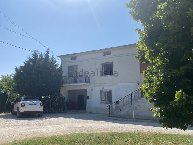 Casa in vendita a Unione dei Comuni della Val Vibrata, Sant'omero