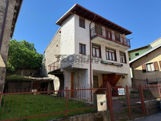 Casa in vendita a Castione Della Presolana, Lombardia