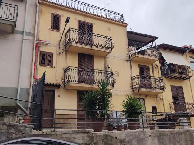 Casa in vendita a Montelepre, Sicilia