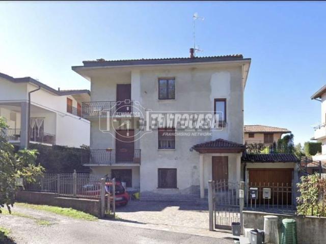 Casa in vendita a Capiago, Capiago Intimiano