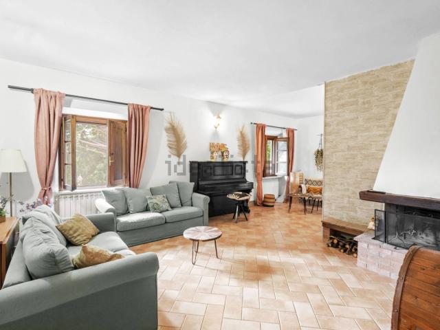 Casa in vendita a Volterra, Toscana