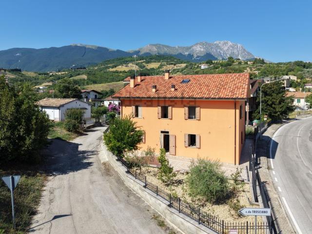 Casa in vendita a Villa Cupoli, Farindola