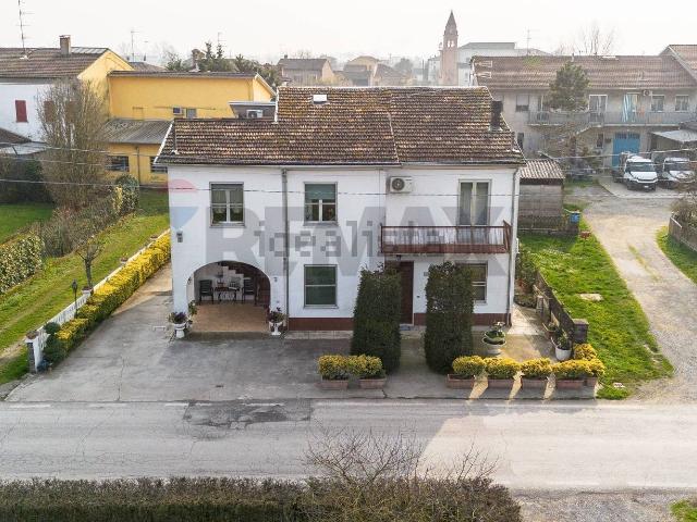 Casa in vendita a Polesine Zibello, Busseto