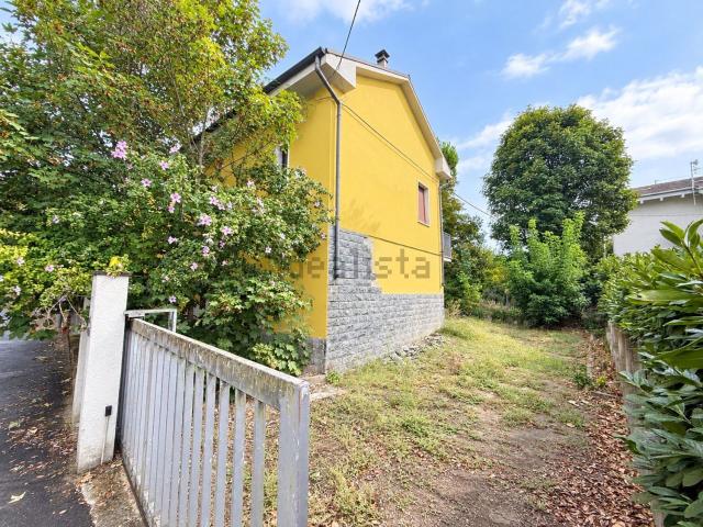 Casa in vendita a Canelli, Asti