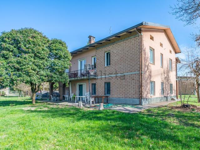 Casa in vendita a Rivalta, Re