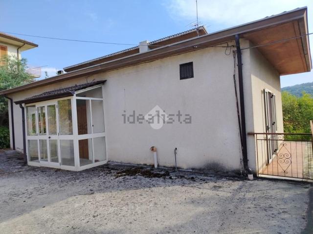 Casa in vendita a Castelfranci, Campania