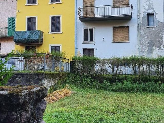Casa in vendita a Comunità Montana della Valle Brembana, Lenna