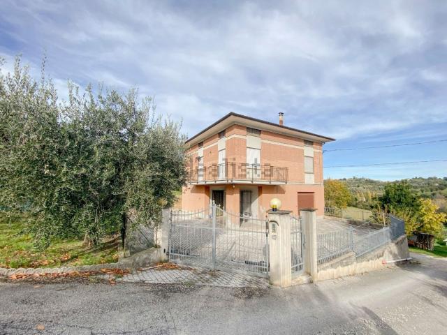 Casa in vendita a Marche, Macerata