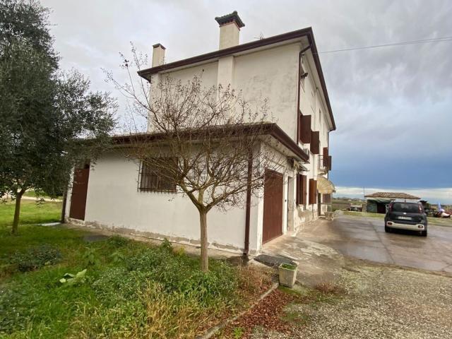Casa in vendita a Borgo Dolomiti, Adria