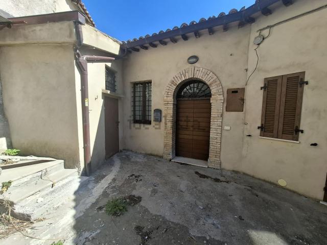 Casa in vendita a Pettino, Campello sul Clitunno