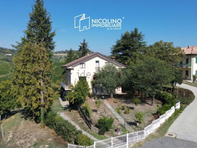 Casa in vendita a Monforte d'Alba, Cuneo