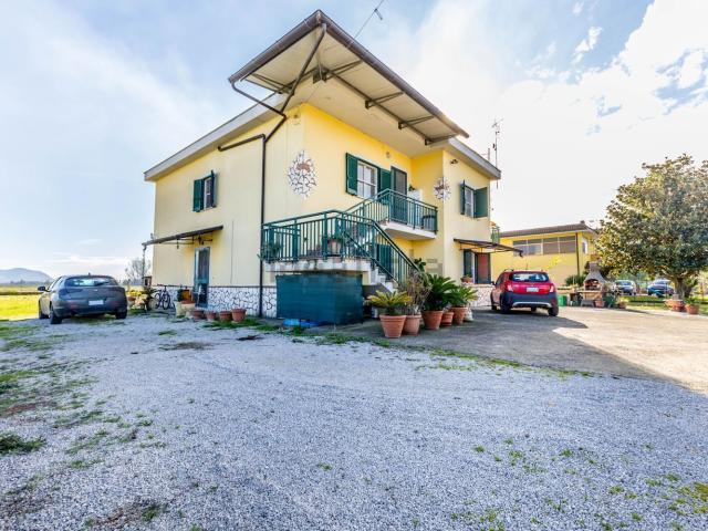 Casa in vendita a Pontinia, Lazio