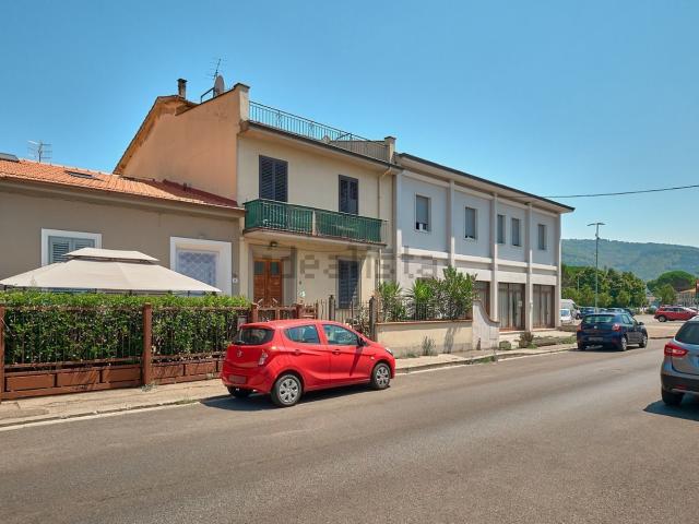 Casa in vendita a Galcetello e Villa Fiorita, Prato