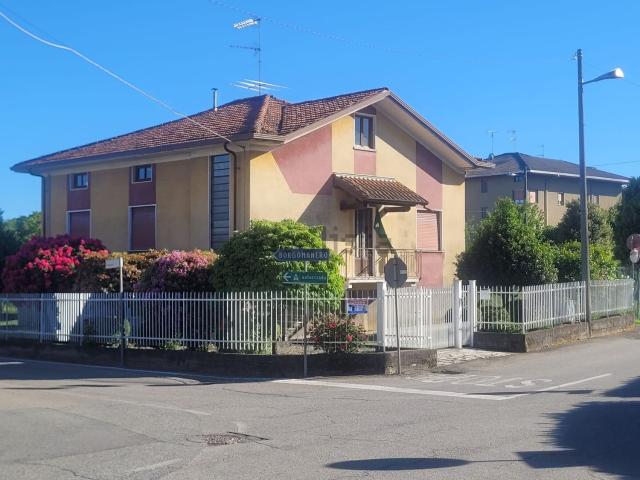 Casa in vendita a Piemonte, Novara