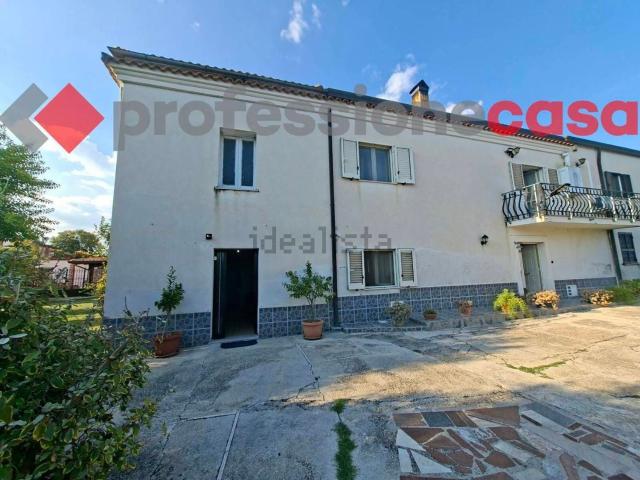 Casa in vendita a Piumarola, Villa Santa Lucia