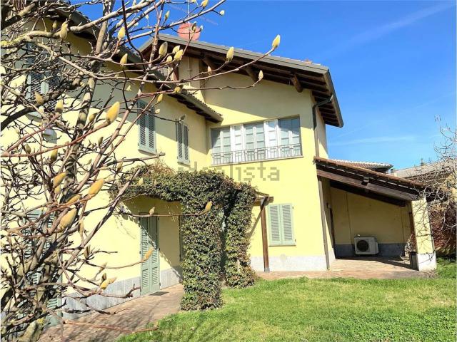 Casa in vendita a Dorno, Lombardia