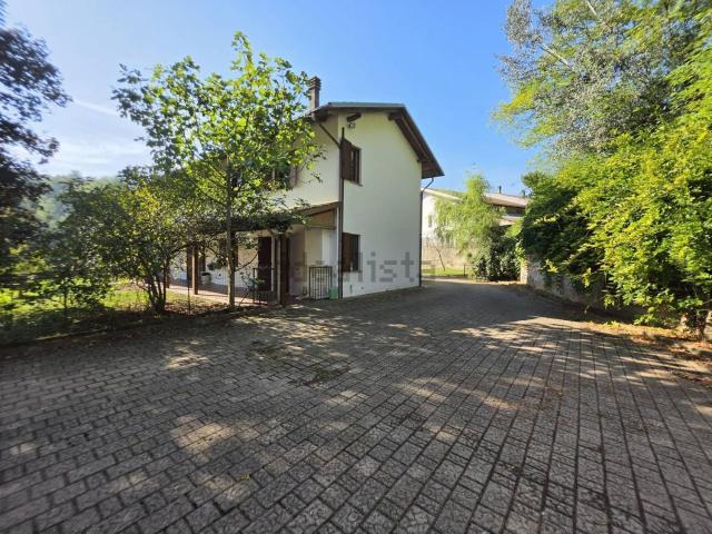 Casa in vendita a Valenzani, Asti