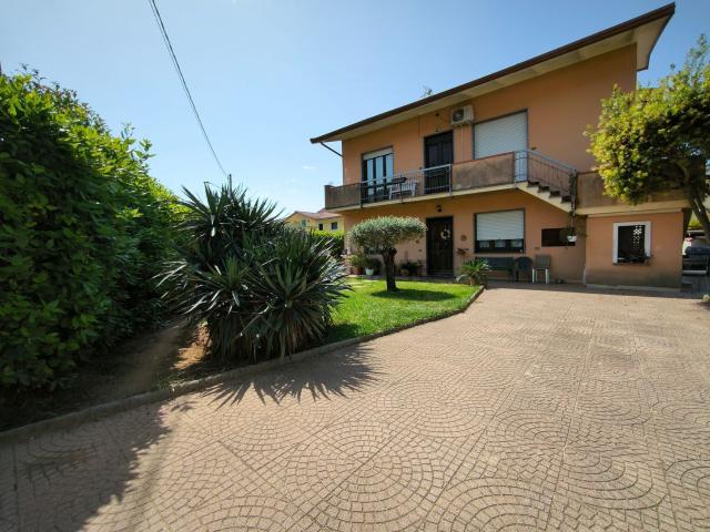 Casa in vendita a Carrara, Toscana