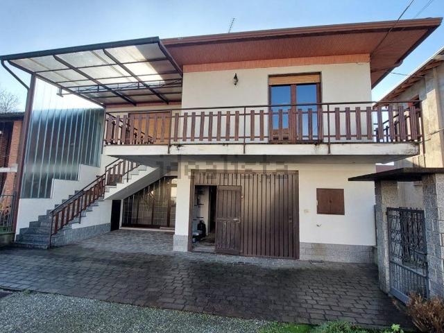 Casa in vendita a Arbora, Piemonte
