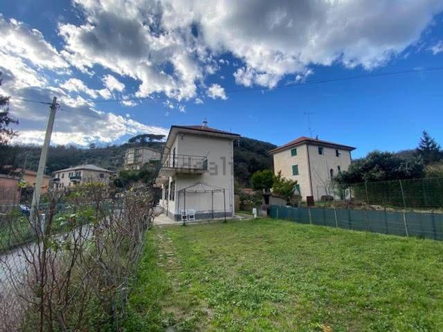 Casa in vendita a Luceto, Albisola Superiore