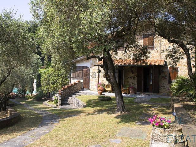 Casa in vendita a Camaiore, Toscana
