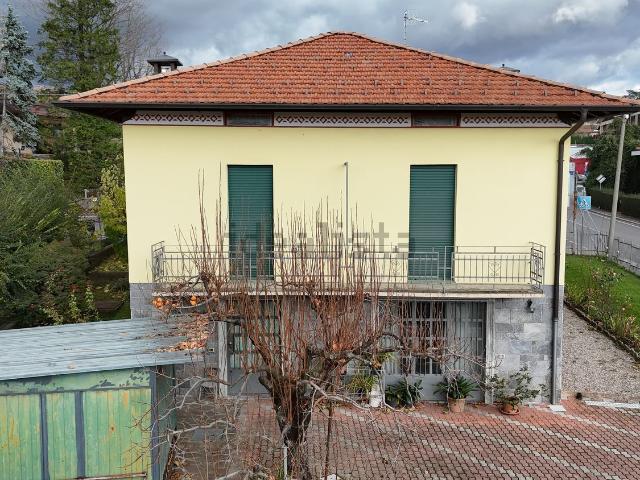 Casa in vendita a La Bassa, Varese