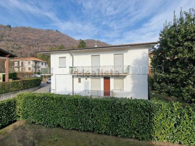 Casa in vendita a Como, Lombardia
