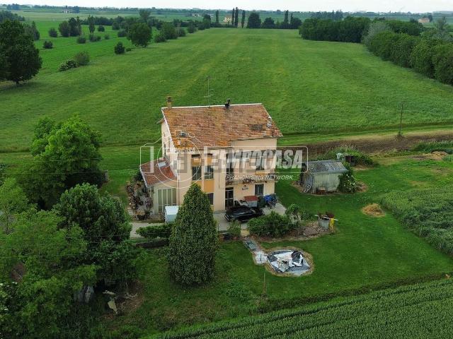 Casa in vendita a Unione Terre d'Acqua, Crevalcore