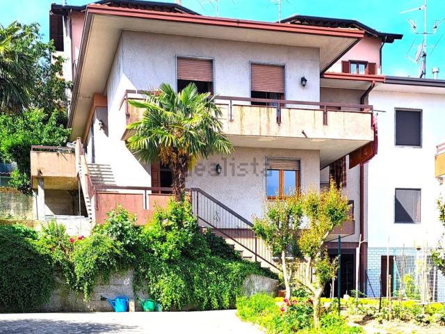 Casa in vendita a Appiano Gentile, Lombardia