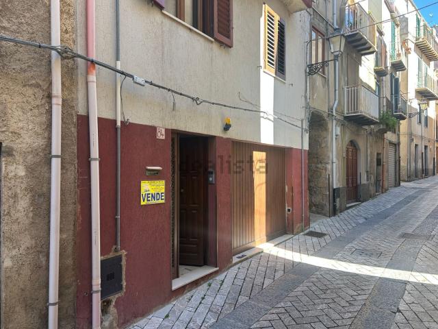 Casa in vendita a Polizzi Generosa, Sicilia
