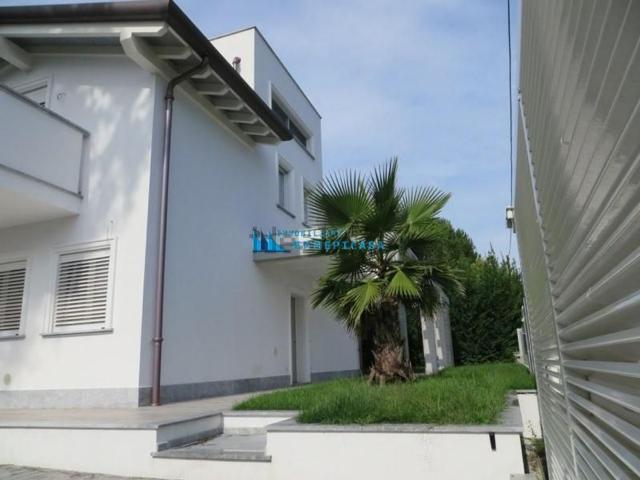 Casa in vendita a Montignoso, Toscana