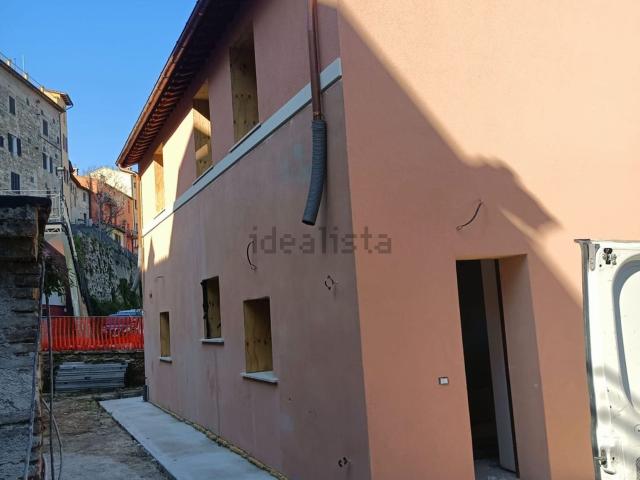 Casa in vendita a Di Contro, Marche