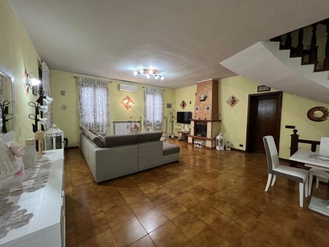 Casa in vendita a Bassa Reggiana, Re