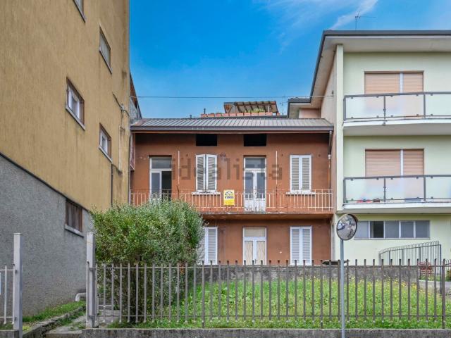 Casa in vendita a Albino, Lombardia