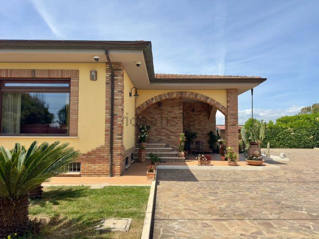 Casa in vendita a Latina, Lazio