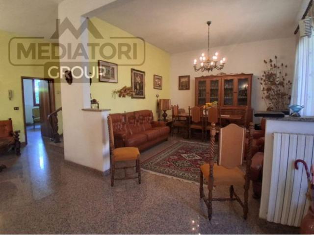 Casa in vendita a Prato, Toscana