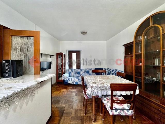 Casa in vendita a Varallo Pombia, Novara