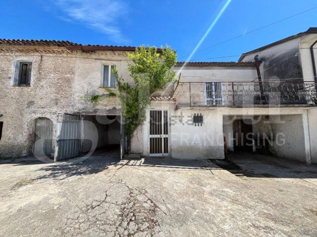 Casa in vendita a Raviscanina, Campania