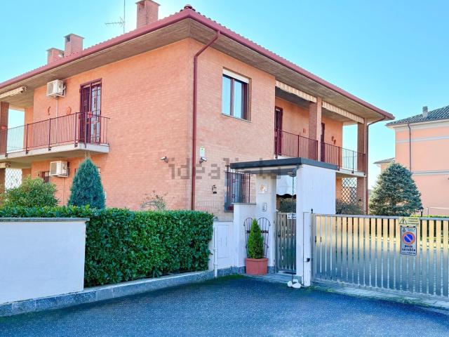 Casa in vendita a Villa Iria, Voghera