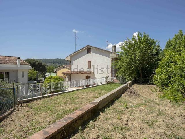 Casa in vendita a Carmignano, Toscana